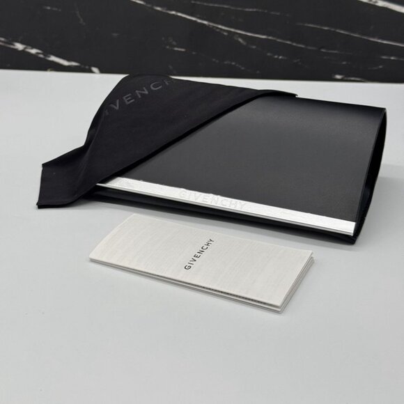 NEW GV40048F 01A GIVENCHY SHINY BLACK/GREY WOMEN GIVENCHY SUNGLASSES - Picture 8 of 8